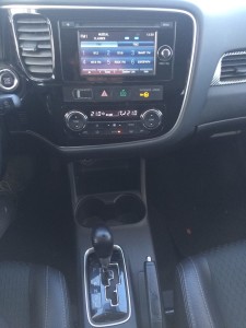 consola Mitsubishi Outlander 2.2 DI-D 4WD Intense AT
