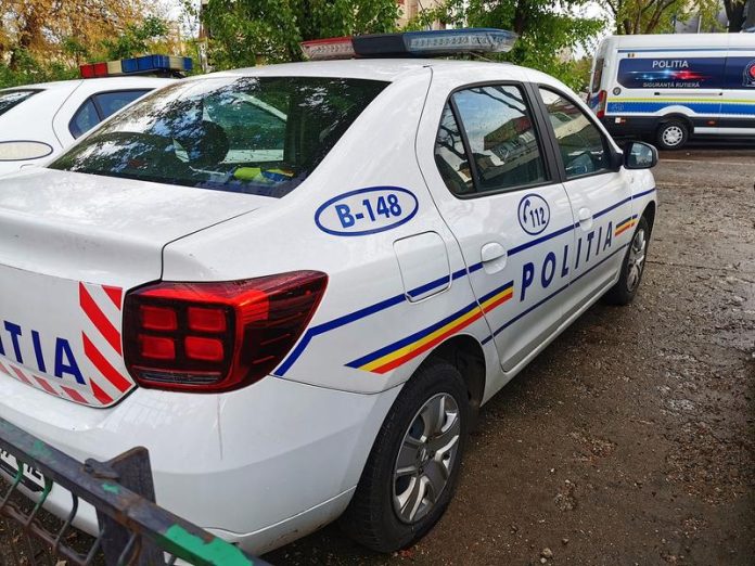 image-2023-04-26-26228934-41-masina-politie