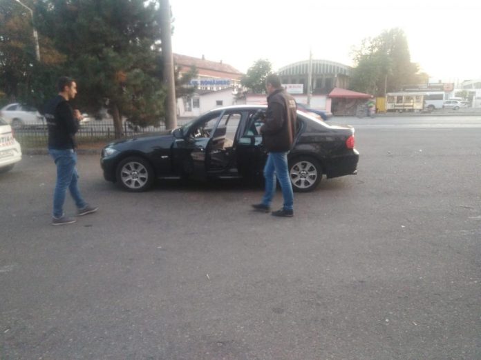 tanar drogat prins la volan
