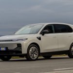 Marca Leapmotor se face remarcată la Salonul Auto de la Bruxelles și lansează modelul său Hybrid EV echipat cu tehnologie Range Extender, o soluție electrică inovatoare pentru mobilitate globală
