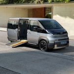 Kia își extinde gama de vehicule destinate mobilității accesibile cu modelul PV5 WAV Side Entry