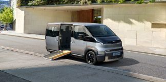 Kia își extinde gama de vehicule destinate mobilității accesibile cu modelul PV5 WAV Side Entry