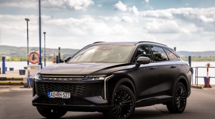 Evoluția Stilului: OMODA 9 SHS-P Black Edition