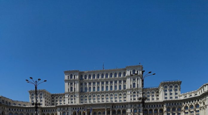 Cu KIA EV2 scapi de stresul orelor de vârf din București